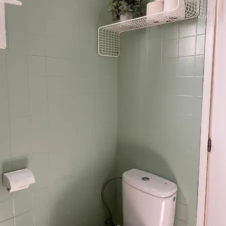 Bien Situada, Comoda Y Nueva Homestay Valencia