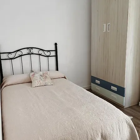 Homestay Bien Situada, Comoda Y Nueva Valencia