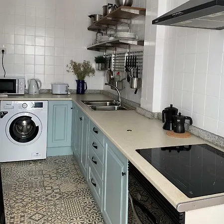 Bien Situada, Comoda Y Nueva Homestay Valencia